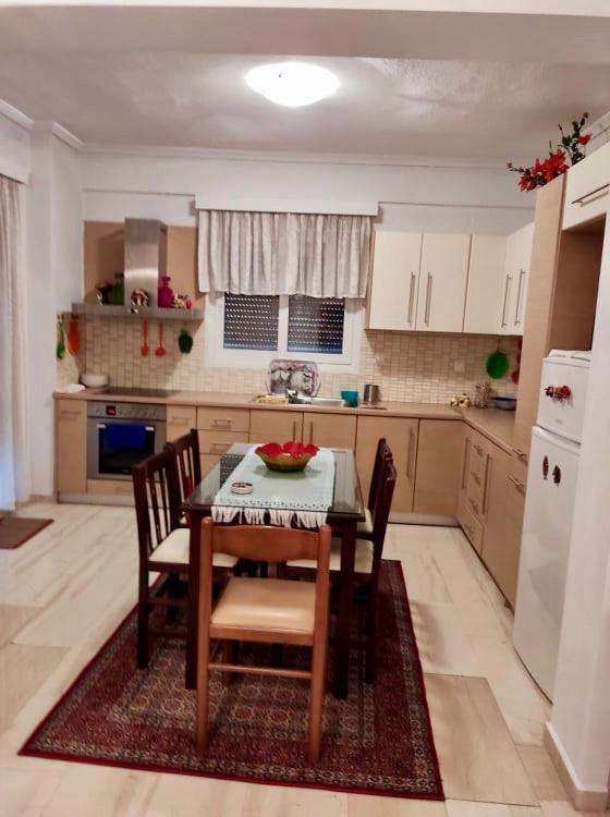 Marys House , Lovely 2-Bedroom Apartment Salonicco Esterno foto
